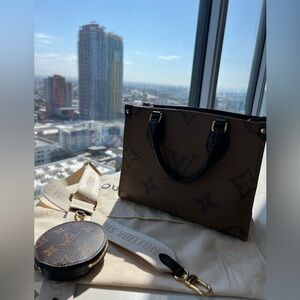 Louis Vuitton Onthego PM. sports strap with coin purse and leather strap.